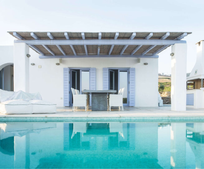 House with pool in antiparos island